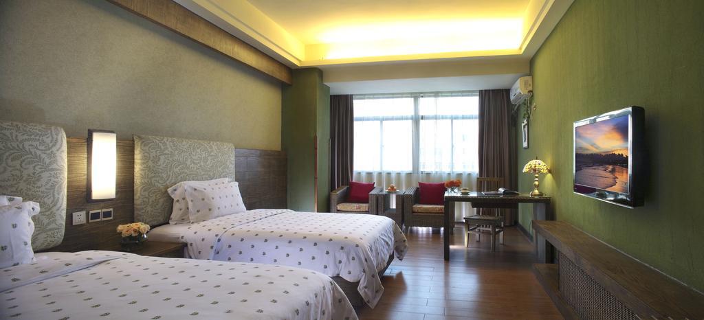 Forest City Resort Hotel Haikou  Room photo