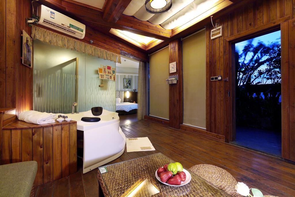 Forest City Resort Hotel Haikou  Room photo